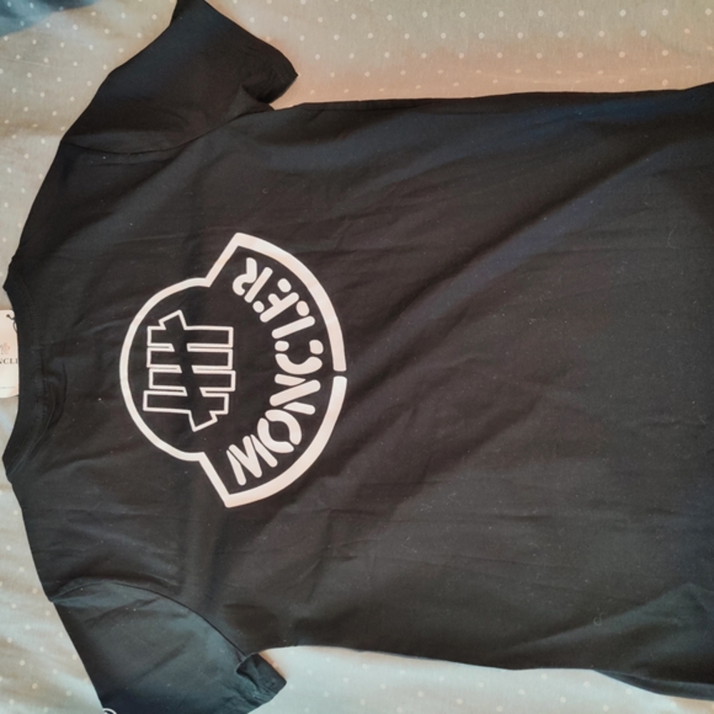 Moncler Underfeted Size Large Fit True